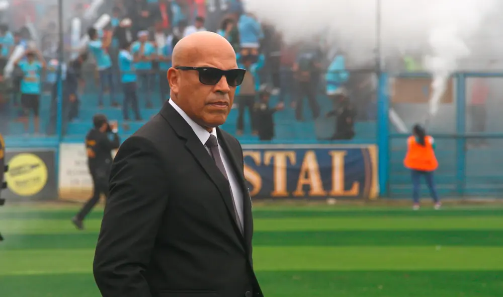 Roberto Mosquera firmó contrato con Sporting Cristal por un año. | Foto: GLR Roberto Mosquera firmó contrato con Sporting Cristal por un año. | Foto: GLR