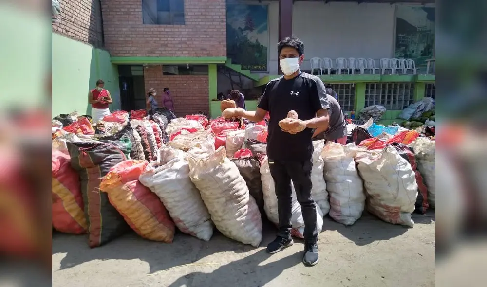 Comunicador social de Paucartambo dona 20 toneladas de alimentos a sus paisanos de Paucartambo. Foto: Cortesía. Comunicador social de Paucartambo dona 20 toneladas de alimentos a sus paisanos de Paucartambo. Foto: Cortesía.