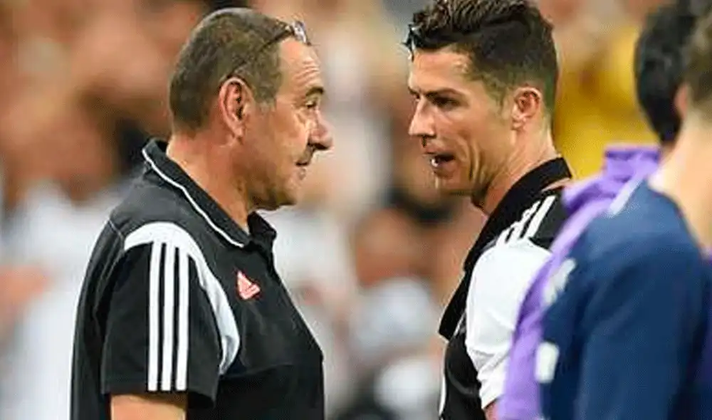 La discusión entre Cristiano Ronaldo y Maurizio Sarri. La discusión entre Cristiano Ronaldo y Maurizio Sarri.