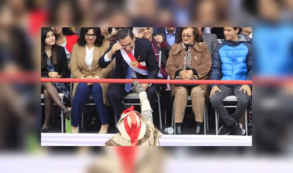 Familias enteras disfrutaron del variado y colorido cronograma del Desfile Militar. (Foto: La República)