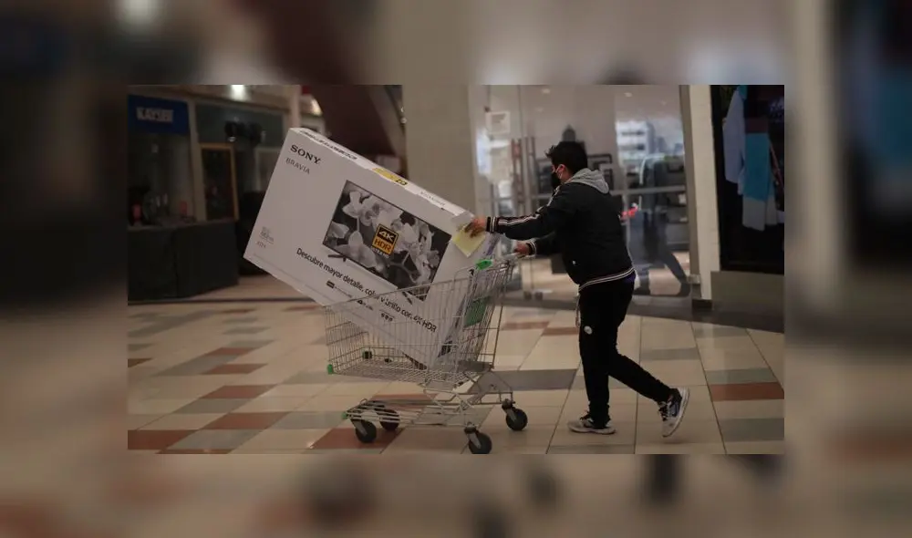 Interiores del Centro Comercial Mega Plaza. Foto: Aldair Mejía/La República.