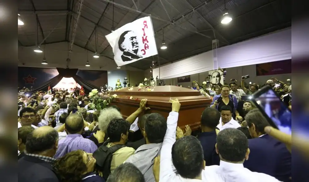 Alan Garcia llegó a la Casa del Pueblo para ser velado [FOTOS]