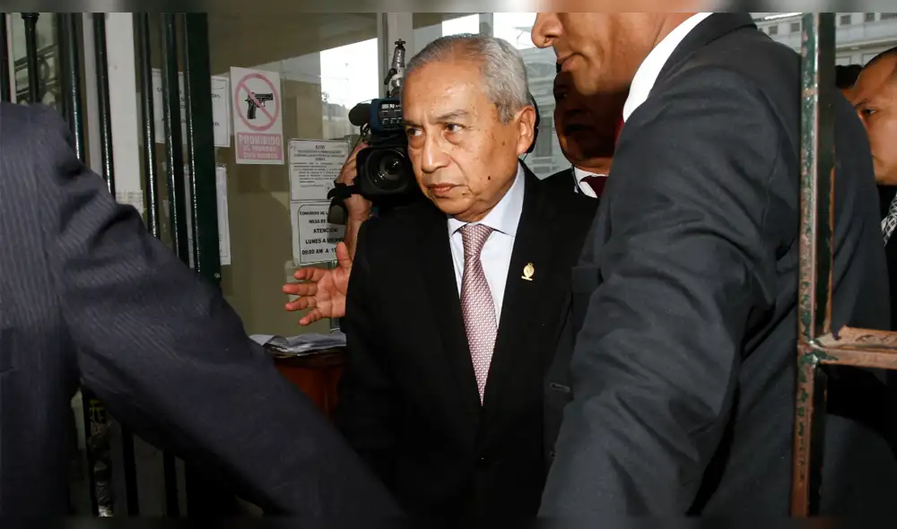 Pedro Chávarry da una conferencia de prensa de último momento 