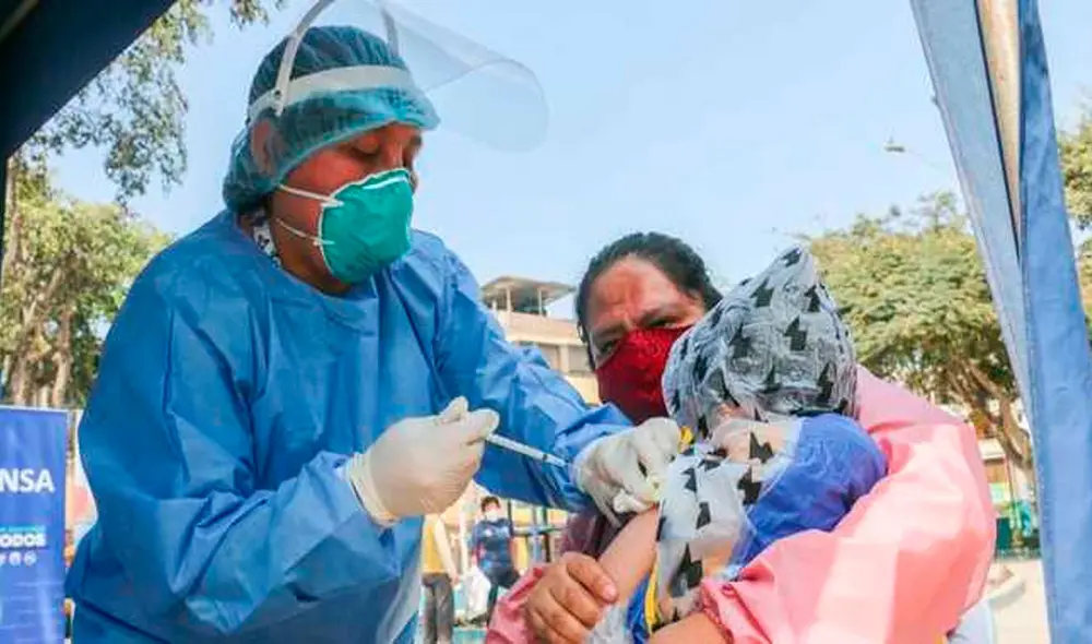 Población vulnerable fue vacunada por el Ministerio de Salud. Foto: Minsa Población vulnerable fue vacunada por el Ministerio de Salud. Foto: Minsa