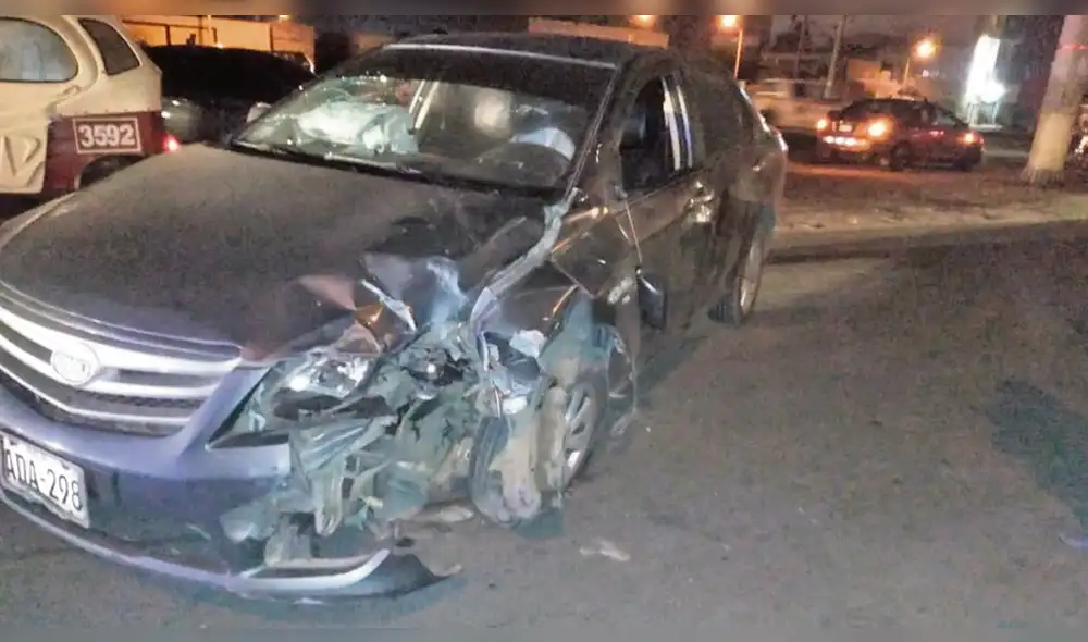 Accidente. Policía Joel Minaya fue detenido por sus colegas. Accidente. Policía Joel Minaya fue detenido por sus colegas.