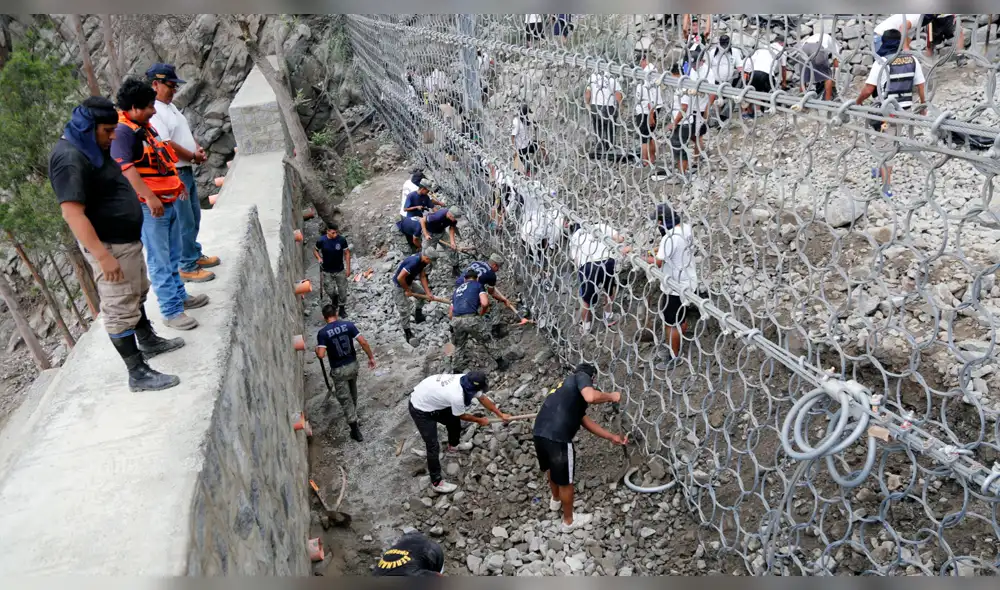 Chosica: culmina reparación y mantenimiento de mallas de contención