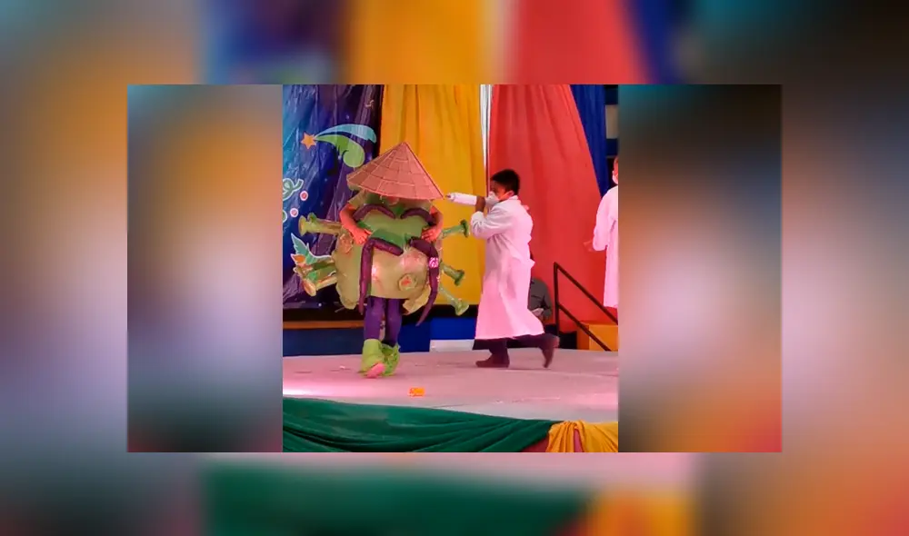 Vía Facebook. Un niño se disfrazó del 'coronavirus' en una actuación para crear conciencia sobre el virus.