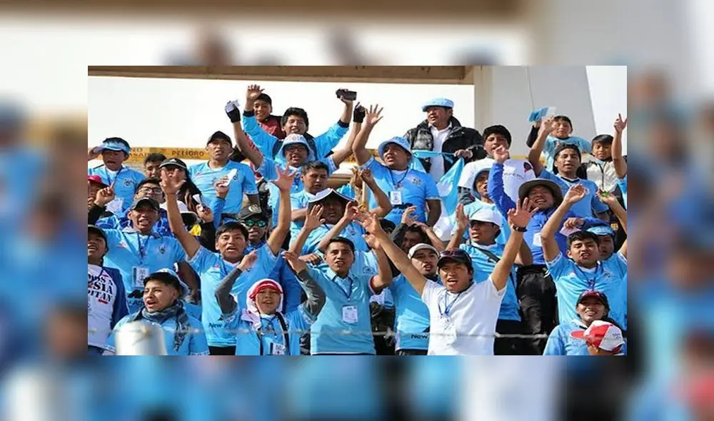 Los cánticos con los que la hinchada del Poderoso del Sur anima a su equipo llamaron la atención de la prensa argentina. Los cánticos con los que la hinchada del Poderoso del Sur anima a su equipo llamaron la atención de la prensa argentina.