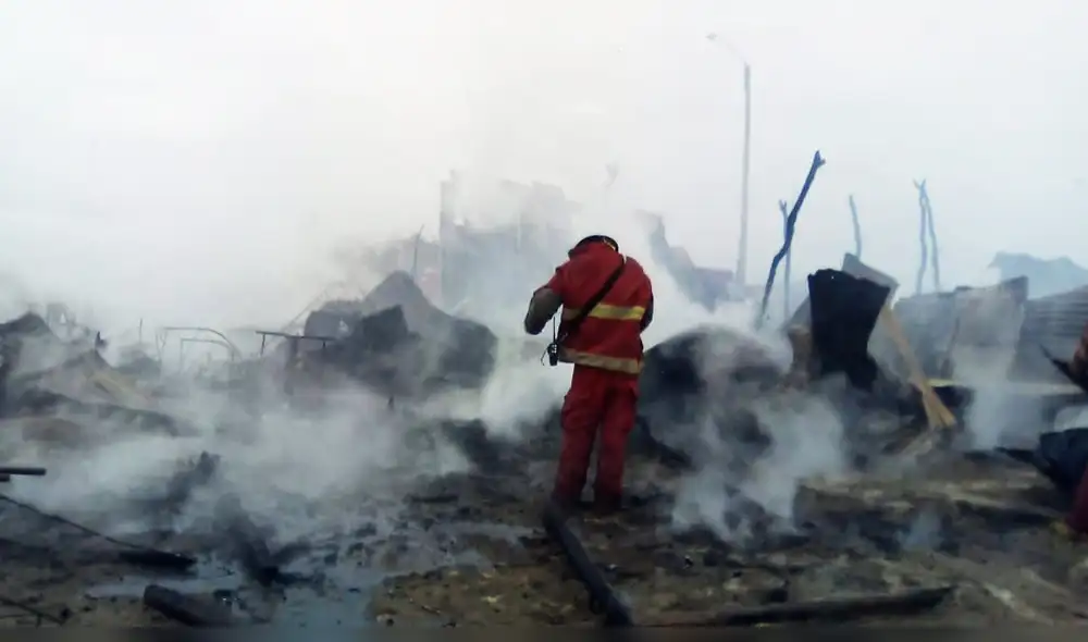 Viviendas fueron consumidas por el fuego. Viviendas fueron consumidas por el fuego.