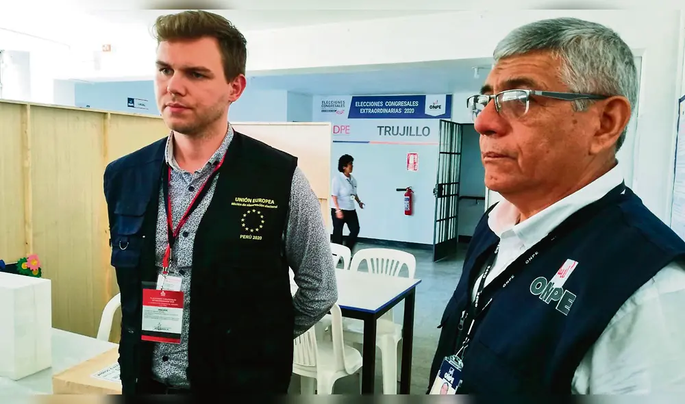 Observadores. Se reunieron con jefe de ODPE, Alex Gómez.