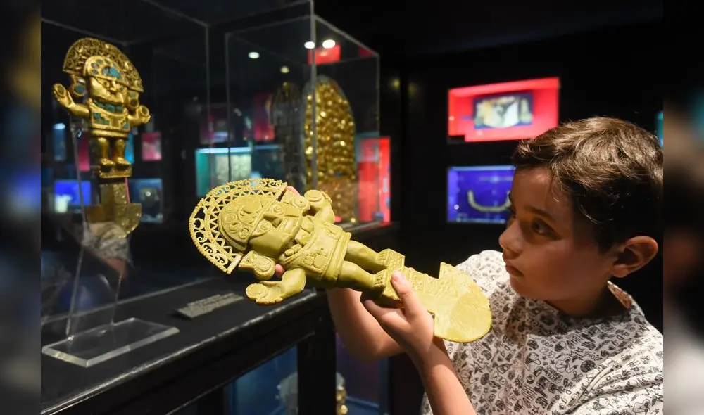 Joaquín Mansilla, el primer niño que tocó el afamado Tumi de oro. Fotografía: Melissa Merino.