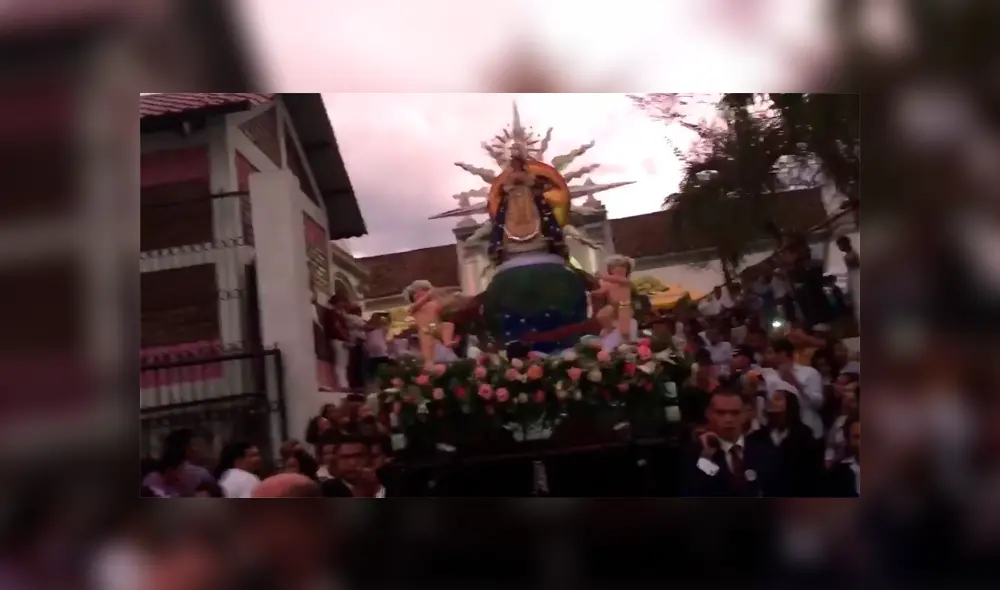 Bebé fallece tras explotarle cohete en la cabeza durante feria 