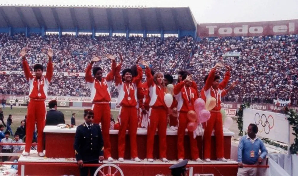 Las "matadoras" fueron aplaudidas por miles en el Estadio Nacional. Foto: FPV / Efe
