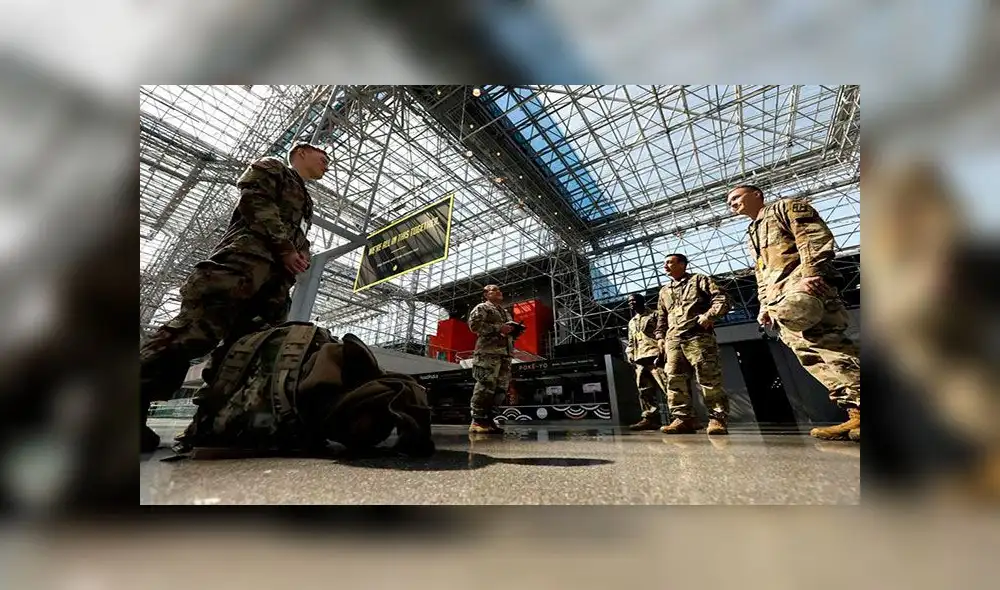 Tropas estadounidenses en Nueva York, la zona más afectada por coronavirus en el país. Foto: EFE Tropas estadounidenses en Nueva York, la zona más afectada por coronavirus en el país. Foto: EFE