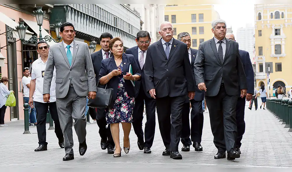 Hoy sigue diálogo entre el Ejecutivo y las bancadas  