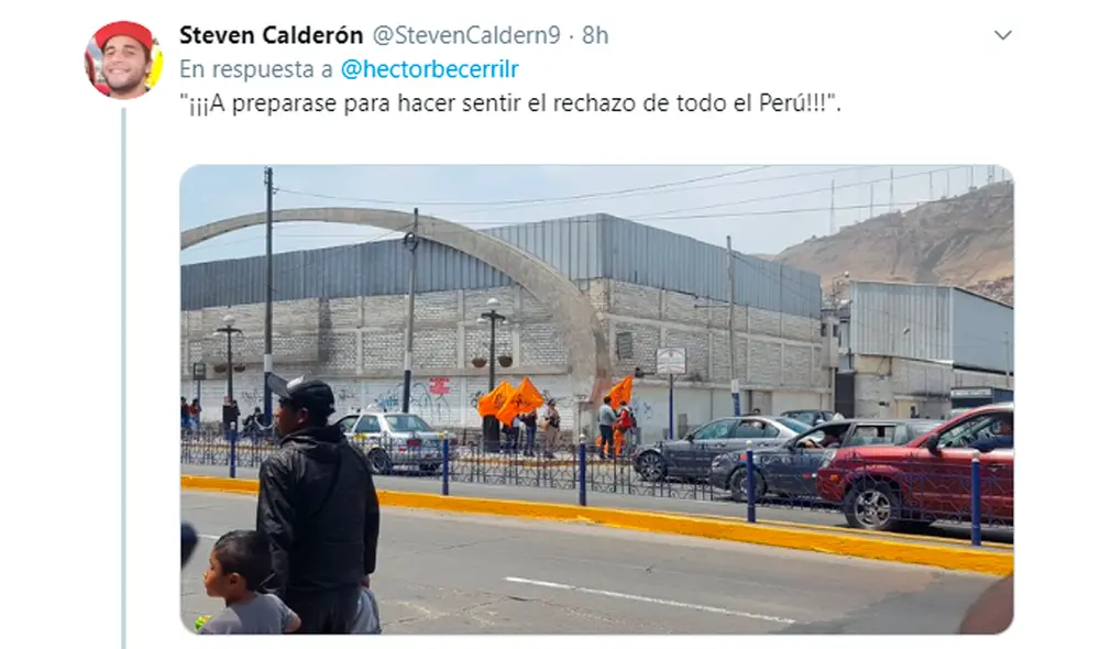 Héctor Becerril convoca a “una marcha por la democracia” y es blanco de burlas