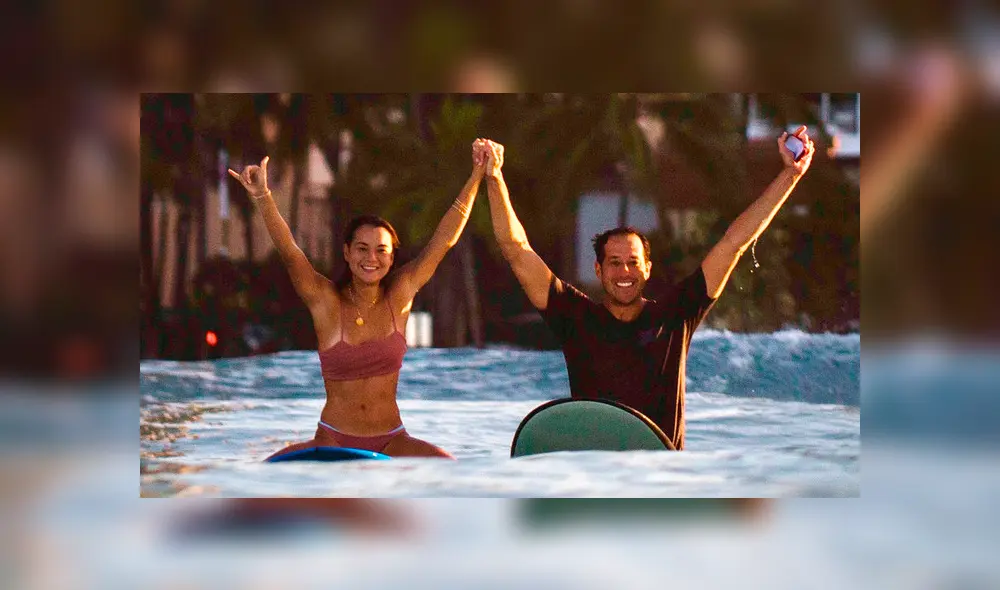 Desliza hacia la izquierda para ver el blooper que provocó un enamorado hombre al pedir matrimonio a su novia en el mar. Foto es viral en Facebook. Desliza hacia la izquierda para ver el blooper que provocó un enamorado hombre al pedir matrimonio a su novia en el mar. Foto es viral en Facebook.