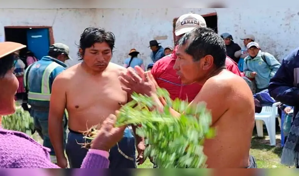 Rondas campesinas castigaron a dos sujetos que robaban paneles solares.