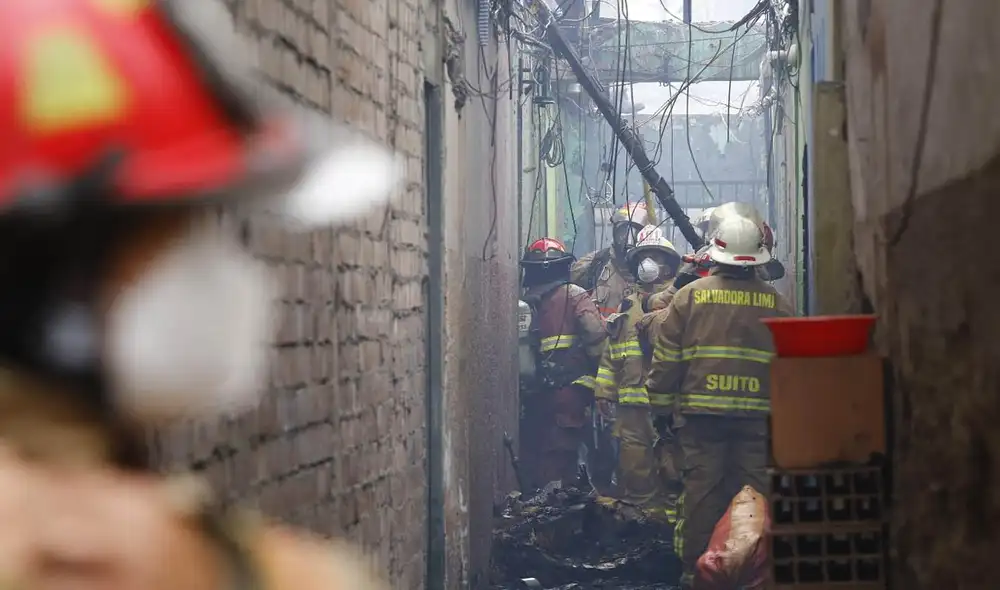 Incendio terminó con tres heridos en la zona. Foto: Félix Contreras / La República