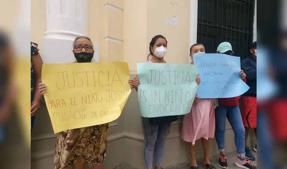 Familiares del menor golpeado protestaron para exigir justicia. Foto: Mariana Vásquez. Familiares del menor golpeado protestaron para exigir justicia. Foto: Mariana Vásquez.