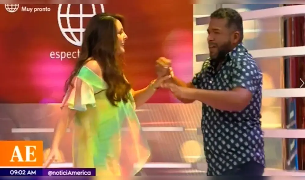 Rebeca Escribens y ‘Choca’ se “besan” imitando a Rosángela e Ignacio [VIDEO]
