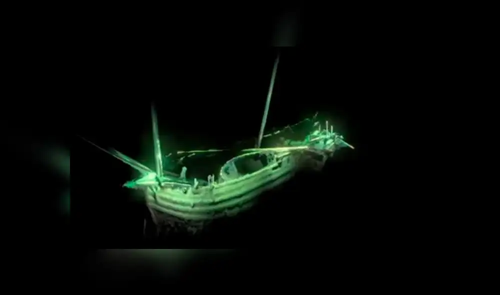 El barco sería de tipo mercante, pero posee armas giratorias. Captura de video. El barco sería de tipo mercante, pero posee armas giratorias. Captura de video.