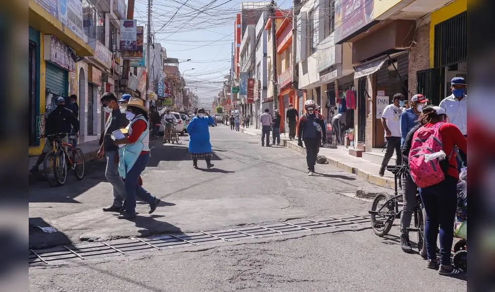 Calles estuvieron repletas de ciudadanos. Calles estuvieron repletas de ciudadanos.