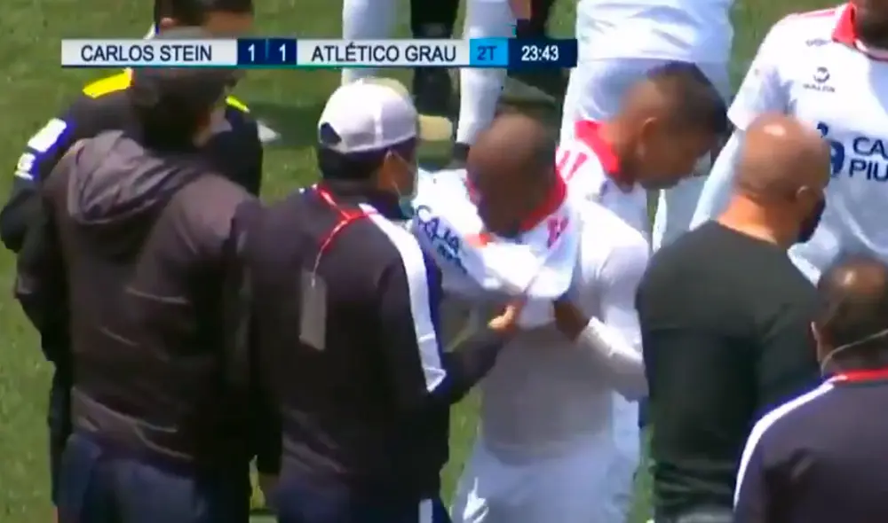 Tras anotar el empate, Marcelo Gallardo fue cubierto por sus compañeros pero el árbitro terminó expulsándolo. Foto: Captura/DirecTV