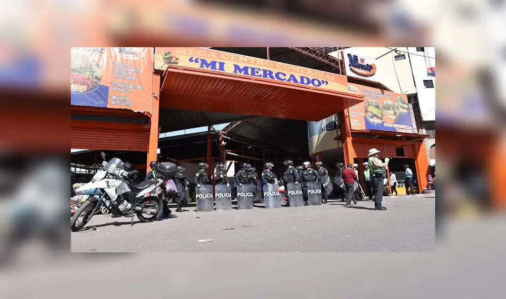 Municipio realiza operativo para cerrar mercado en Avelino Cáceres y termina dándole 20 días más [FOTOS Y VIDEO]