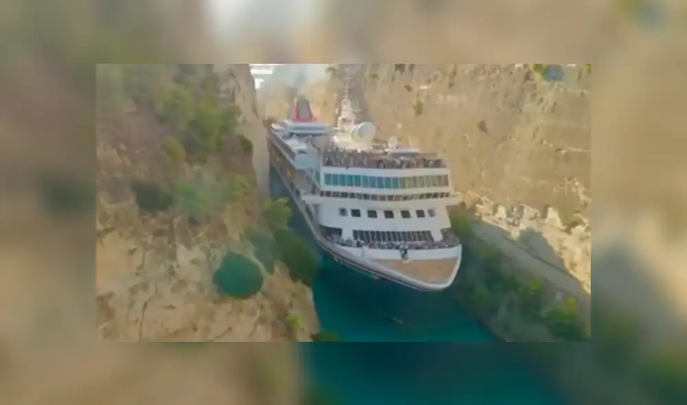 Vía Facebook. La embarcación es la más grande que ha atravesado el canal de Corinto. Foto: captura