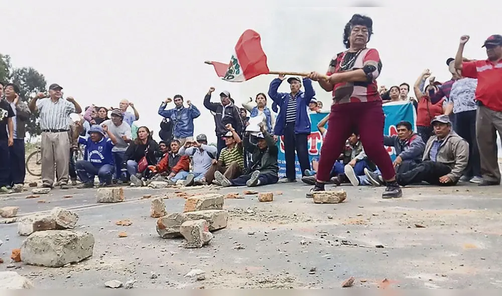 Lambayeque: trabajadores de azucarera bloquearon carretera Chiclayo-Chota 