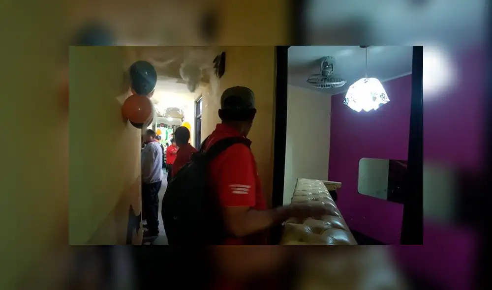 Durante la intervención, las mujeres reconocieron trabajar en el lugar, pero no dieron el nombre del dueño. (Foto: Grace Mora / La República) Durante la intervención, las mujeres reconocieron trabajar en el lugar, pero no dieron el nombre del dueño. (Foto: Grace Mora / La República)