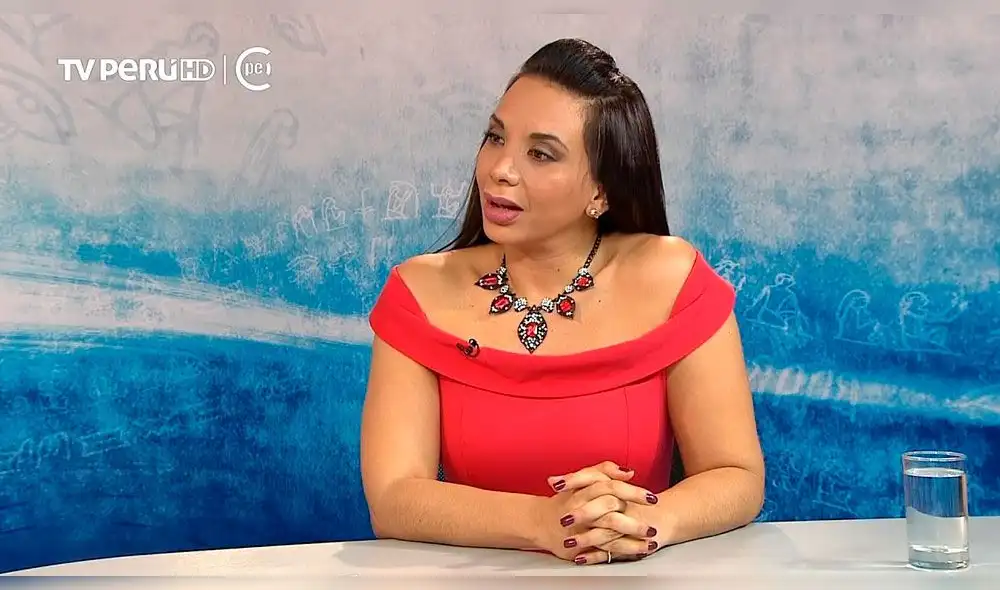 La 'Rulitos' le hizo quedar mal a su compañera cuando hablaban de los famosos zapatos de la salsera en los Premios Lo Nuestro.