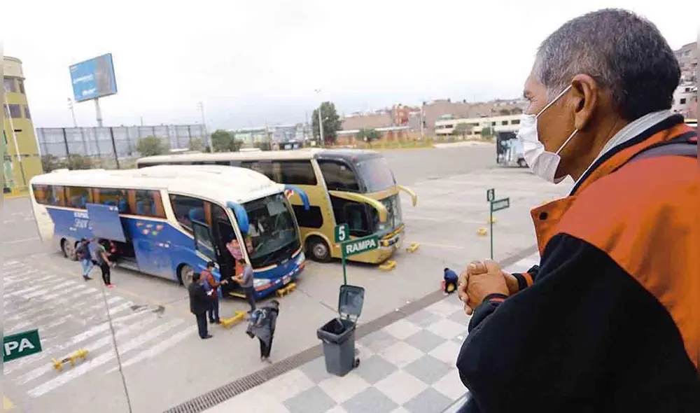 Empresas han reducido sus salidas por la poca demanda de pasajeros en Arequipa (Foto: La República) Empresas han reducido sus salidas por la poca demanda de pasajeros en Arequipa (Foto: La República)