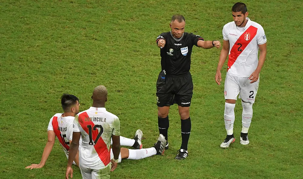 Carlos Zambrano reveló que encaja perfectamente con Luis Abram en la defensa de la selección peruana. | Foto: AFP Carlos Zambrano reveló que encaja perfectamente con Luis Abram en la defensa de la selección peruana. | Foto: AFP