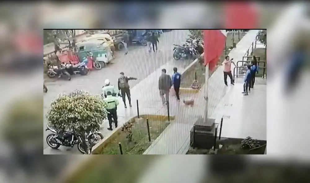 Video muestra el momento en el que alférez arruga y arroja documento de suboficial. (Foto: Captura de video)