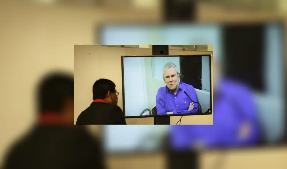 Luis Castañeda Lossio escucha argumentos del fiscal Mendoza. Foto: John Reyes / La República