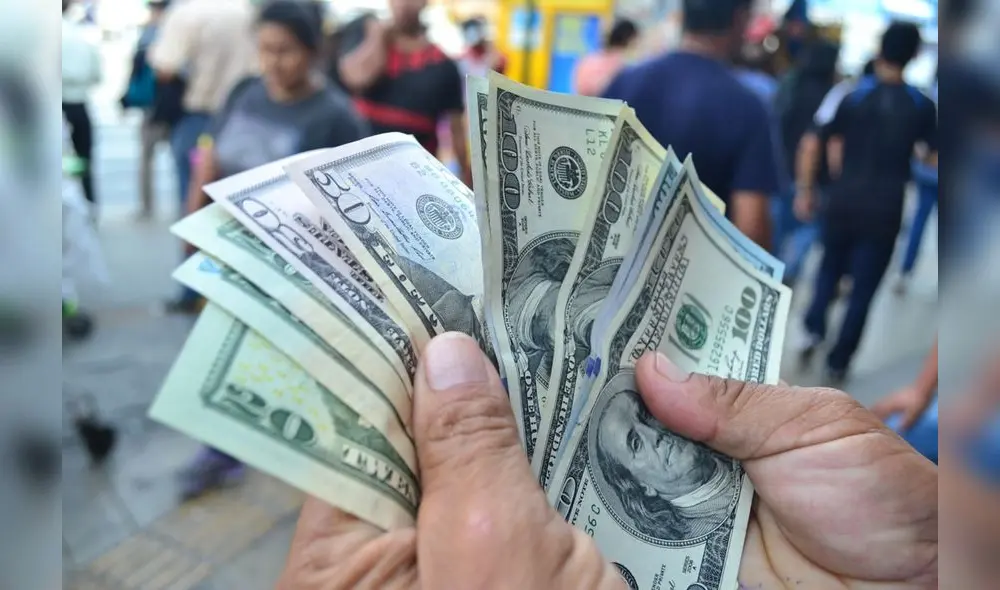 Precio del dólar inicia la semana al alza y cotiza en S/ 3,8410, hoy lunes 12 de diciembre del 2022 Precio del dólar inicia la semana al alza y cotiza en S/ 3,8410, hoy lunes 12 de diciembre del 2022