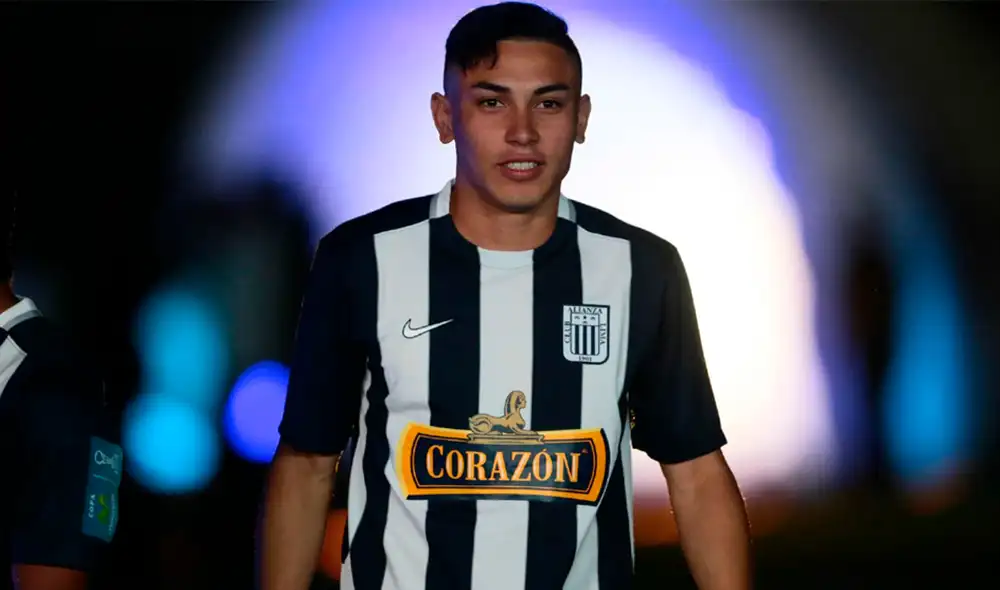 Jean Deza estuvo presente en la 'Noche Blanquiazul' donde fue presentado junto al plantel de Alianza Lima. Foto: Andina