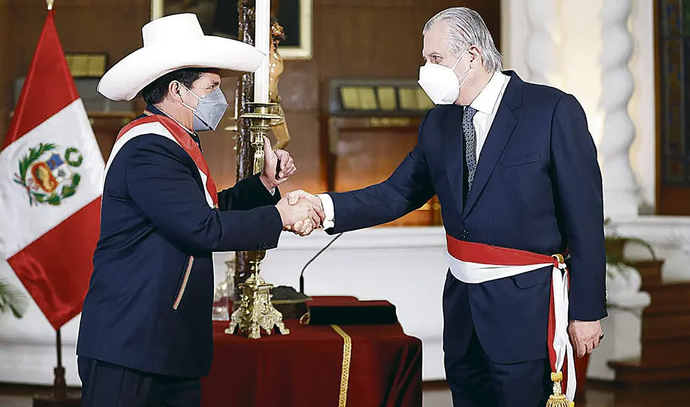 Equipo. Jefe del Estado y canciller definieron encuentros con autoridades de organismos multilaterales para apuntar a mejoras en la economía, salud, comercio exterior. Foto: Sepres