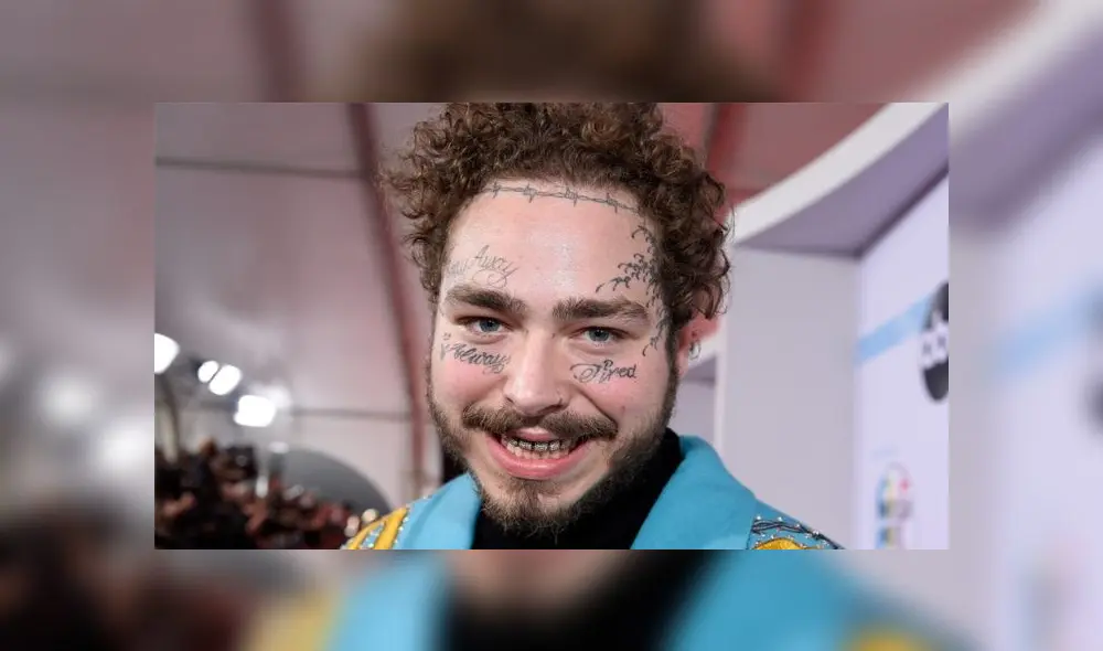 Además, en los diferentes videos difundidos en redes sociales, se notó al rapero al tropezar y caer del escenario en su presentación en vivo. Además, en los diferentes videos difundidos en redes sociales, se notó al rapero al tropezar y caer del escenario en su presentación en vivo.