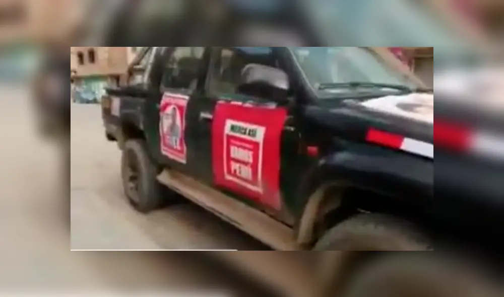 El candidato al Congreso de la República regaló por casualidad la llave de su automóvil. El candidato al Congreso de la República regaló por casualidad la llave de su automóvil.