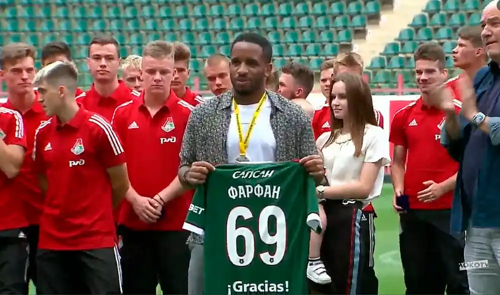 Jefferson Farfán es despedido como un rey en Lokomotiv Moscú. Captura video Lokomotiv