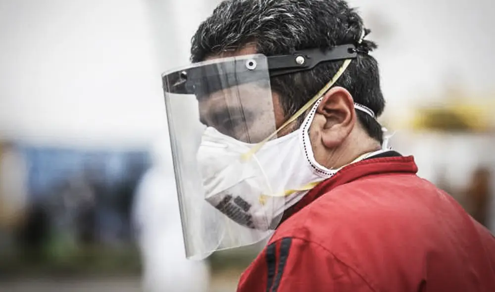 Protectores faciales - pantallas faciales. Foto: Andina
