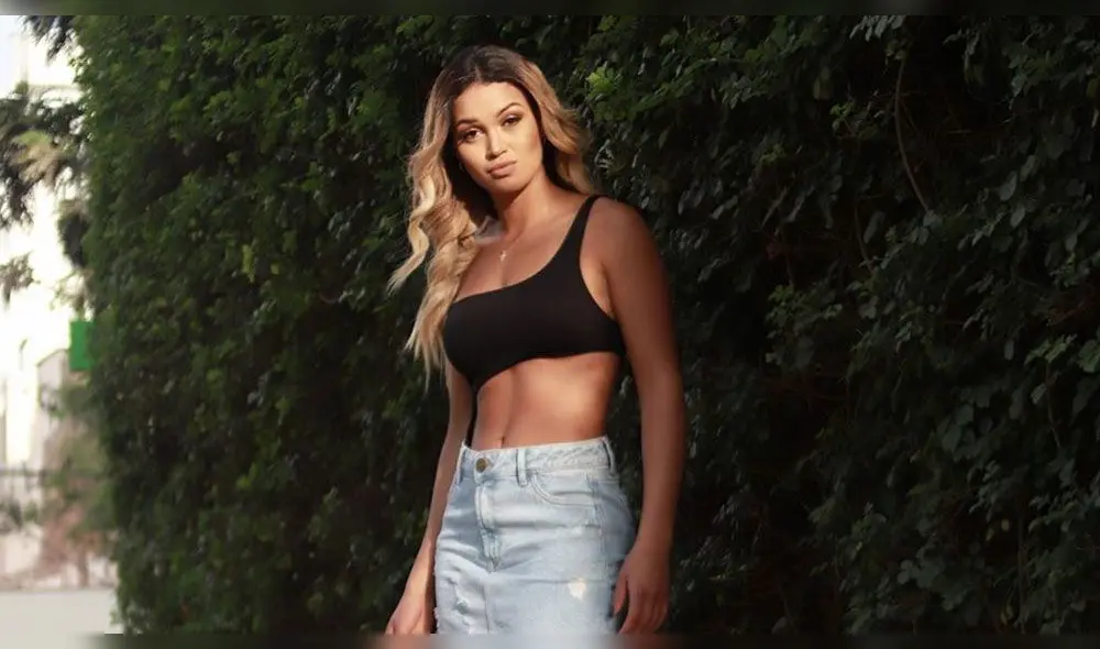 La reportera no esperó la respuesta de la pareja luego de consultarles sobre un posible romance.