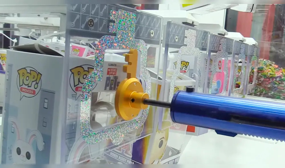 YouTube Viral: El infalible truco para ganar los premios de estas máquinas [VIDEO]