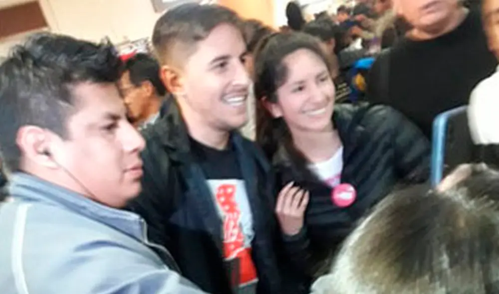 Luego de jugar los 90 minutos con Universitario frente a Sport Boys por la Liga 1, Alejandro Hohberg partió rumbo a Buenos Aires para unirse a los entrenamientos de la selección peruana en reemplazo de Yoshimar Yotún con miras a la fecha FIFA. Luego de jugar los 90 minutos con Universitario frente a Sport Boys por la Liga 1, Alejandro Hohberg partió rumbo a Buenos Aires para unirse a los entrenamientos de la selección peruana en reemplazo de Yoshimar Yotún con miras a la fecha FIFA.