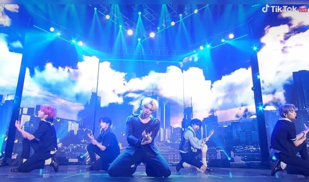 Desliza para ver más fotos de Soribada Awards 2020 vía TikTok live.