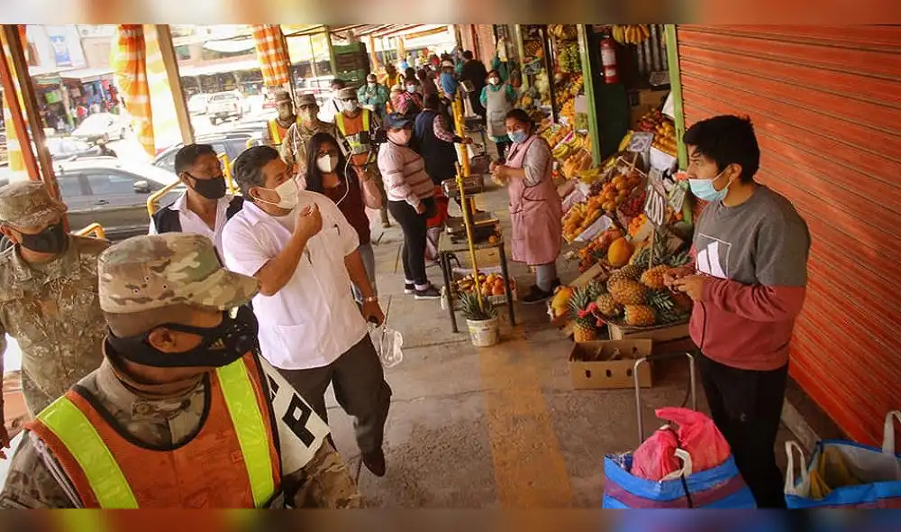 Presidente del Comando COVID-19 encabezó operativo en mercados. Foto: Comando COVID-19.