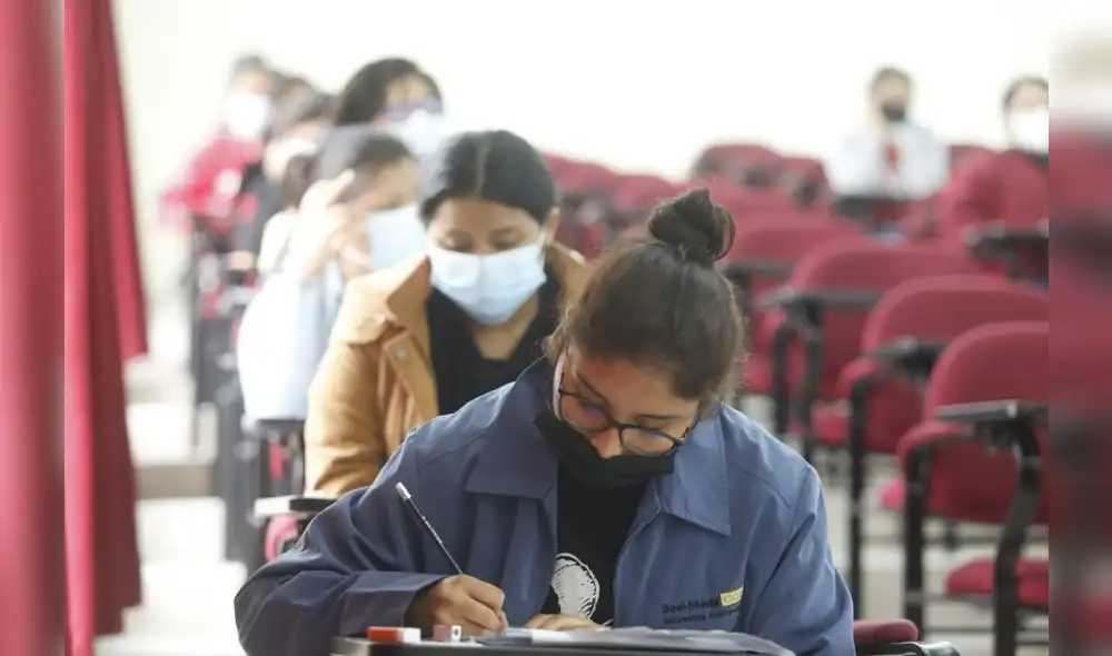 Más 8.000 postulantes rindieron el examen de admisión a la Universidad Nacional Mayor de San Marcos. Foto: Carlos Félix / La República.